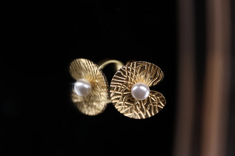 Pearl drop Gold plated textured water lily adjustable ring