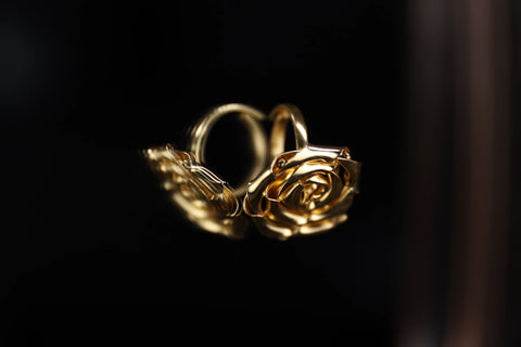 Gold tone rose floral luxury valentine ring