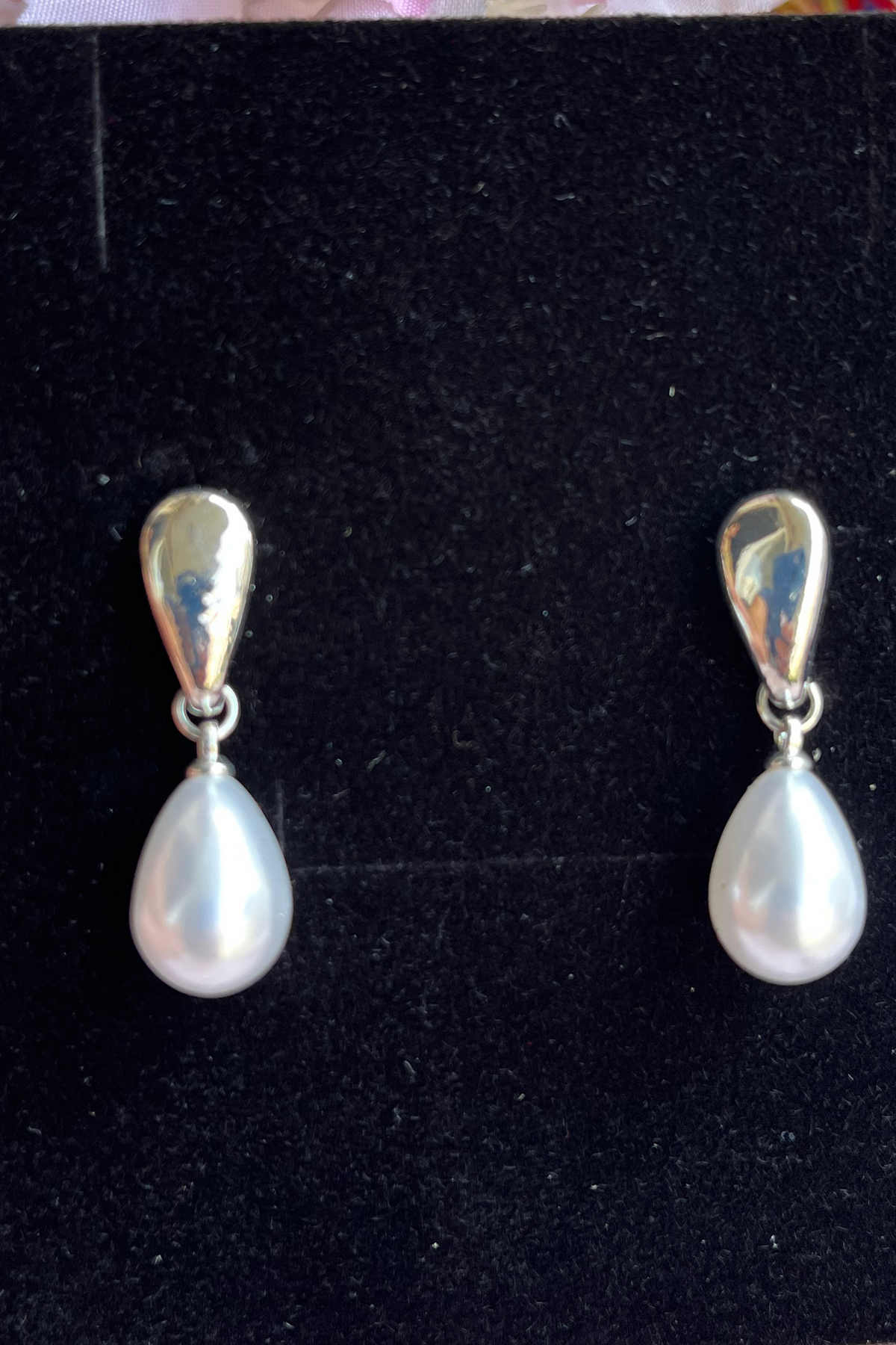 Silver teardrop pearl earrings
