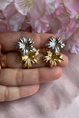 Water Lily dual bloom switch studs