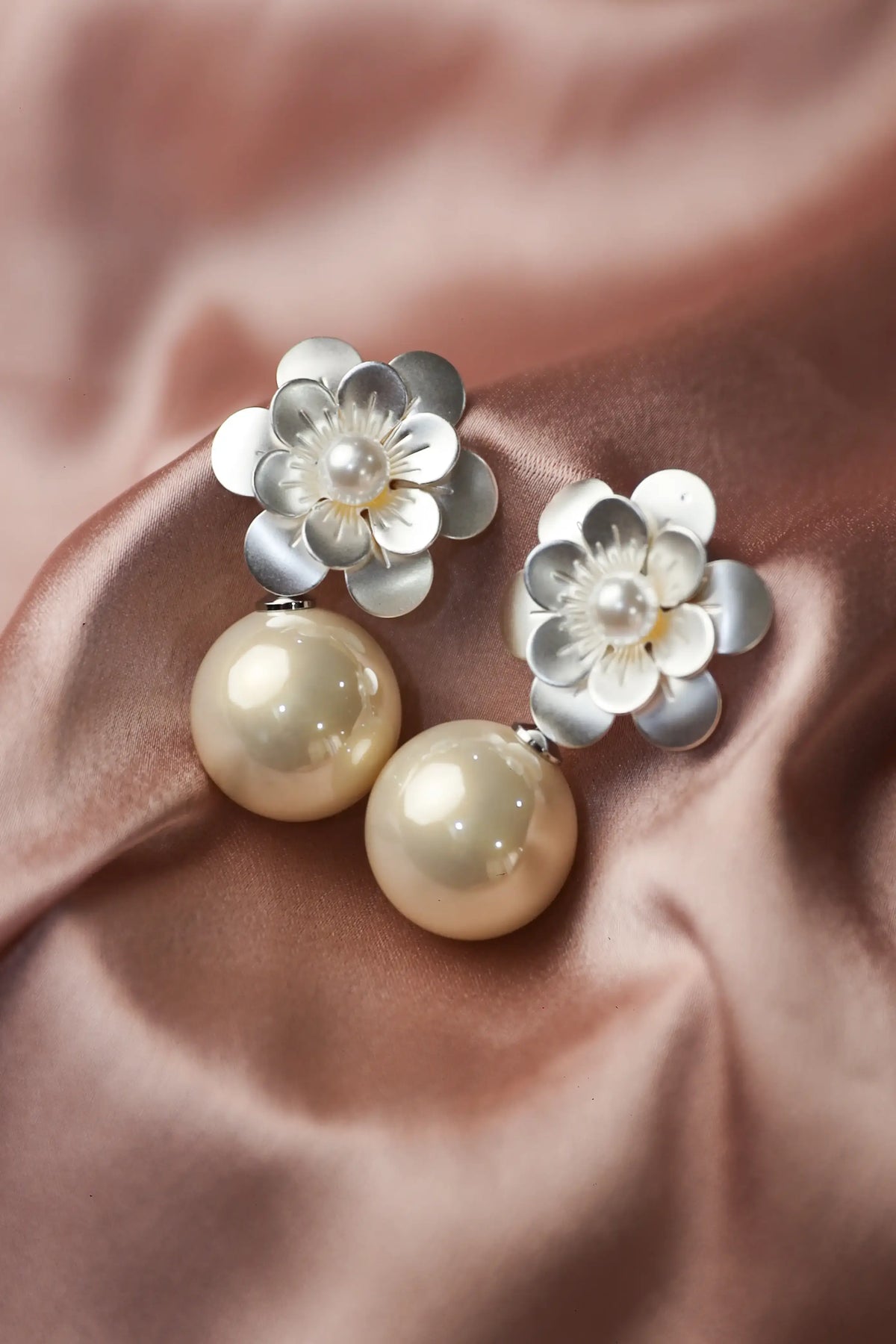 Pearl flower statement stud earrings