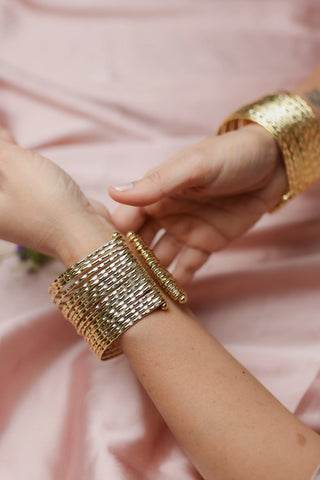 18 k Gold handcuff bangles bracelet