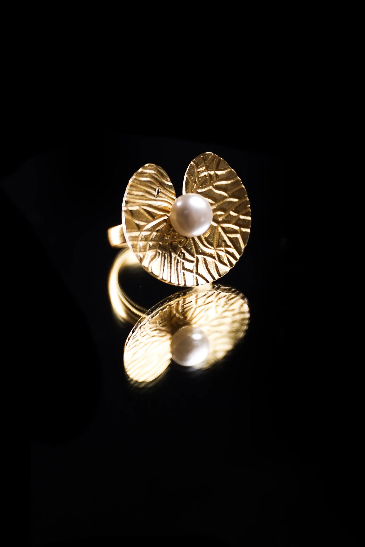 Pearl drop Gold plated textured water lily adjustable ring